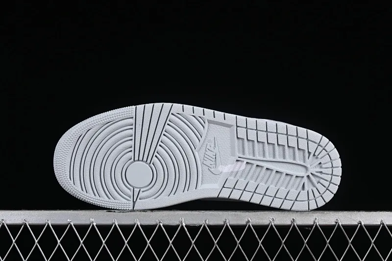All categories Air Jordan Jordan series basketball shoes Air Jordan 1 Low Air Jordan 1 Low AJ1 Joe 1 white gray low-top cultural and leisure sports sneakers DC0774-106